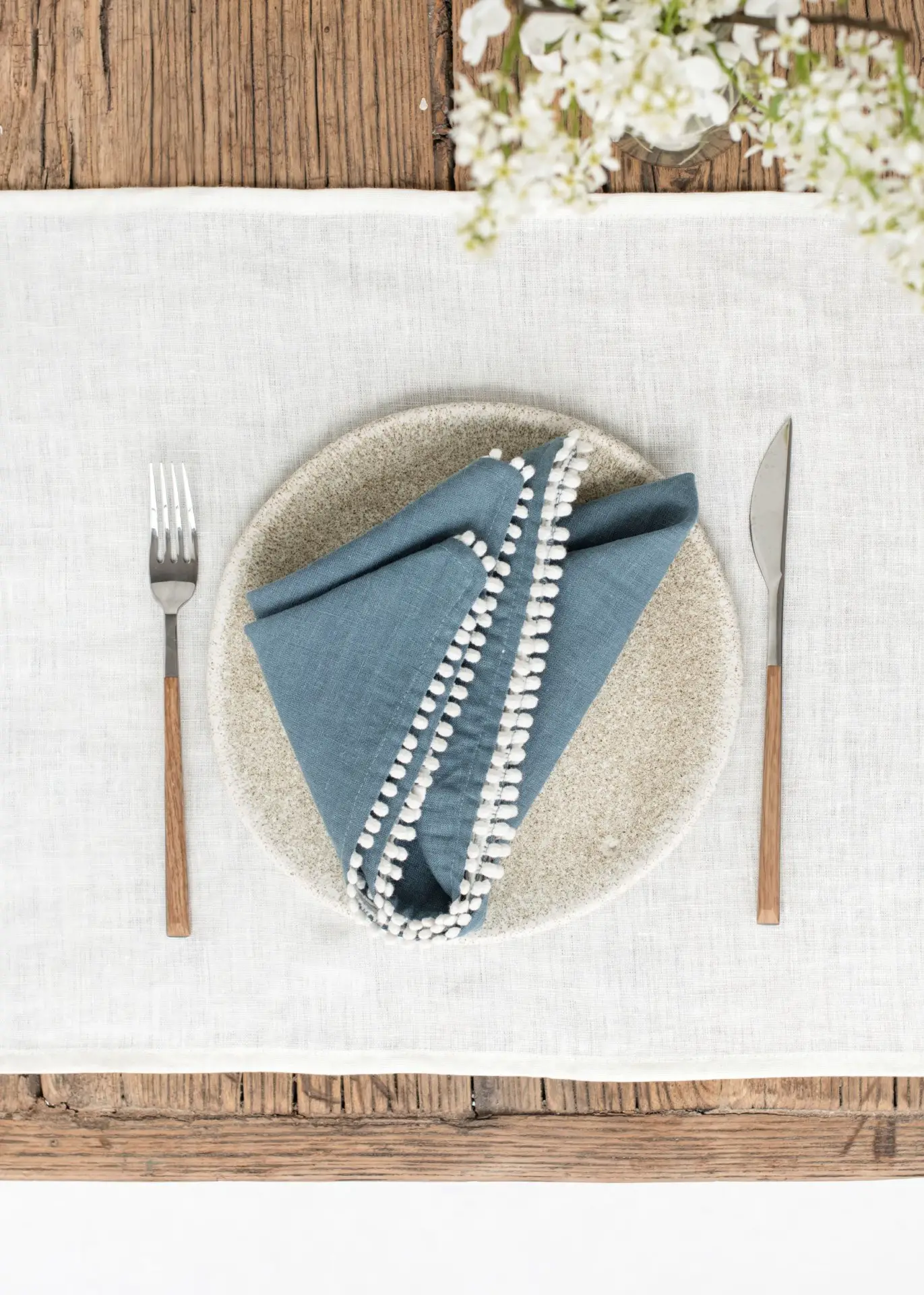 Are Linen Napkins Sustainable? All the Facts (+8 Ethical Brands)