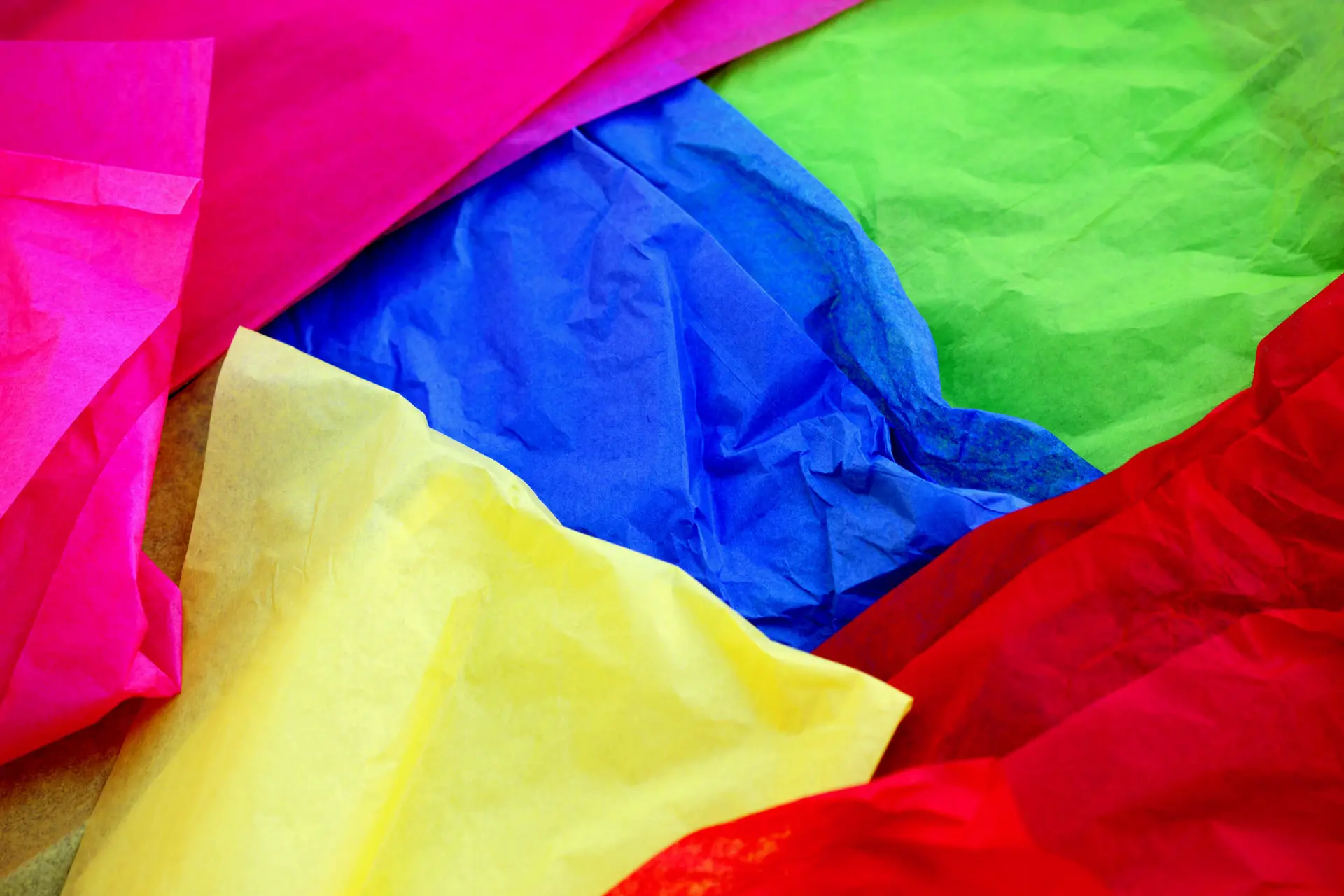 Is Tissue Paper Recyclable? 7 Surprising Facts (+4 Creative Ways)