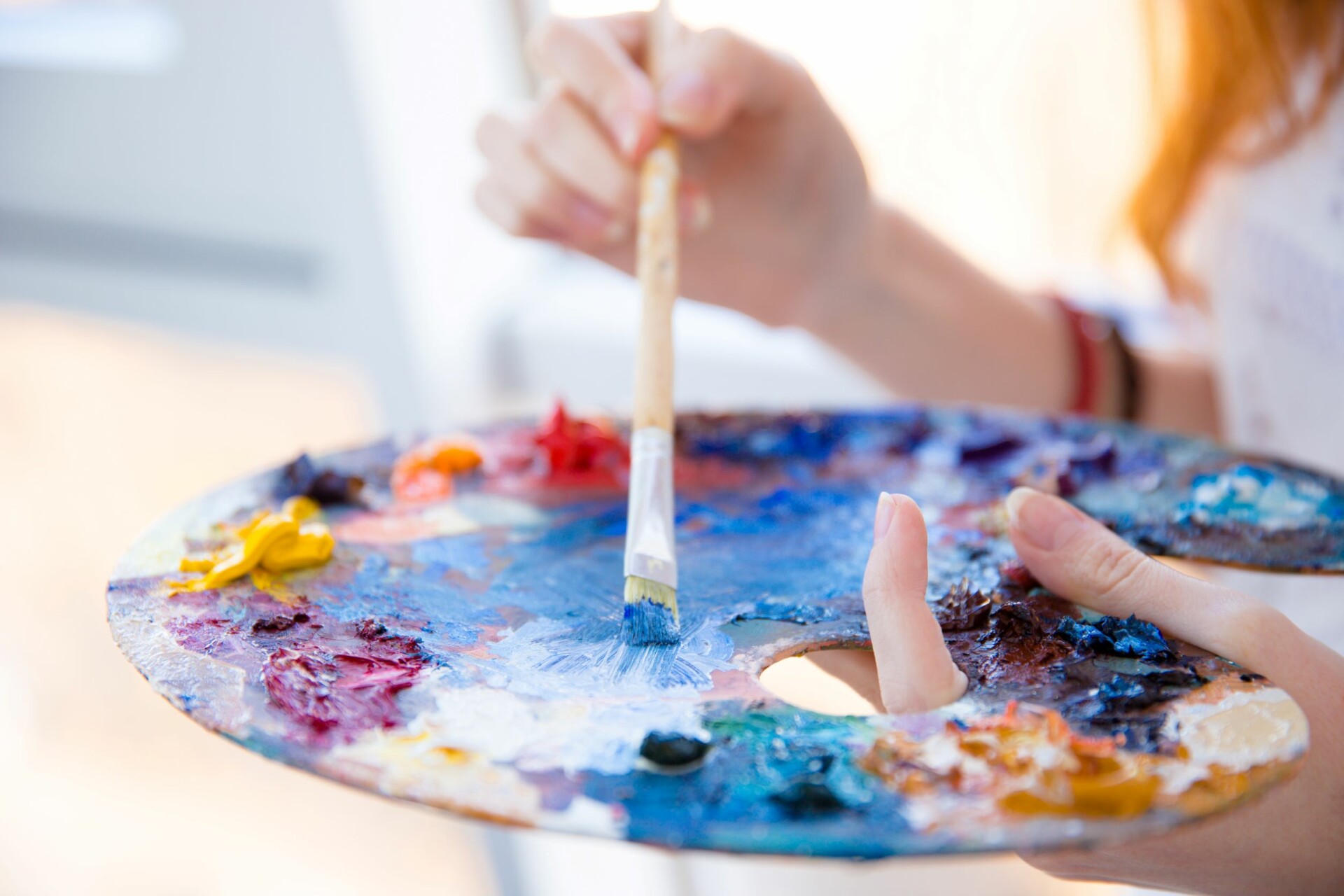 Eco-friendly Alternatives to Acrylic Paint